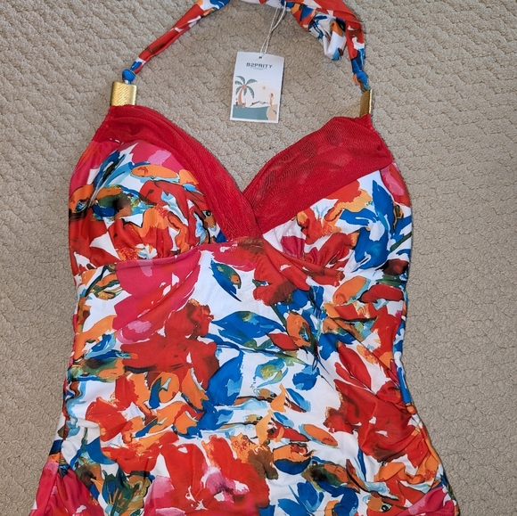B2prity Women's Halter Tankini Set NWT Size Medium Red Floral - Picture 3 of 4